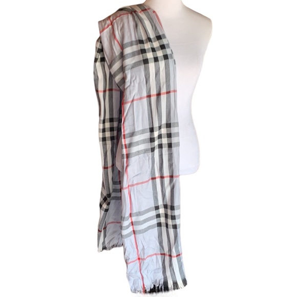 ‼️〰️ Burberry〰️lightweight Check unisex scarf 🧣 - Picture 4 of 9